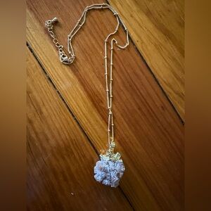 Elegant Gold Necklace with gemstone